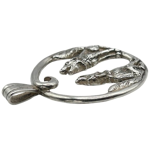 925 Sterling Silver 'Song of the Wild' Howling Wolves Round Pendant - Picture 3 of 5